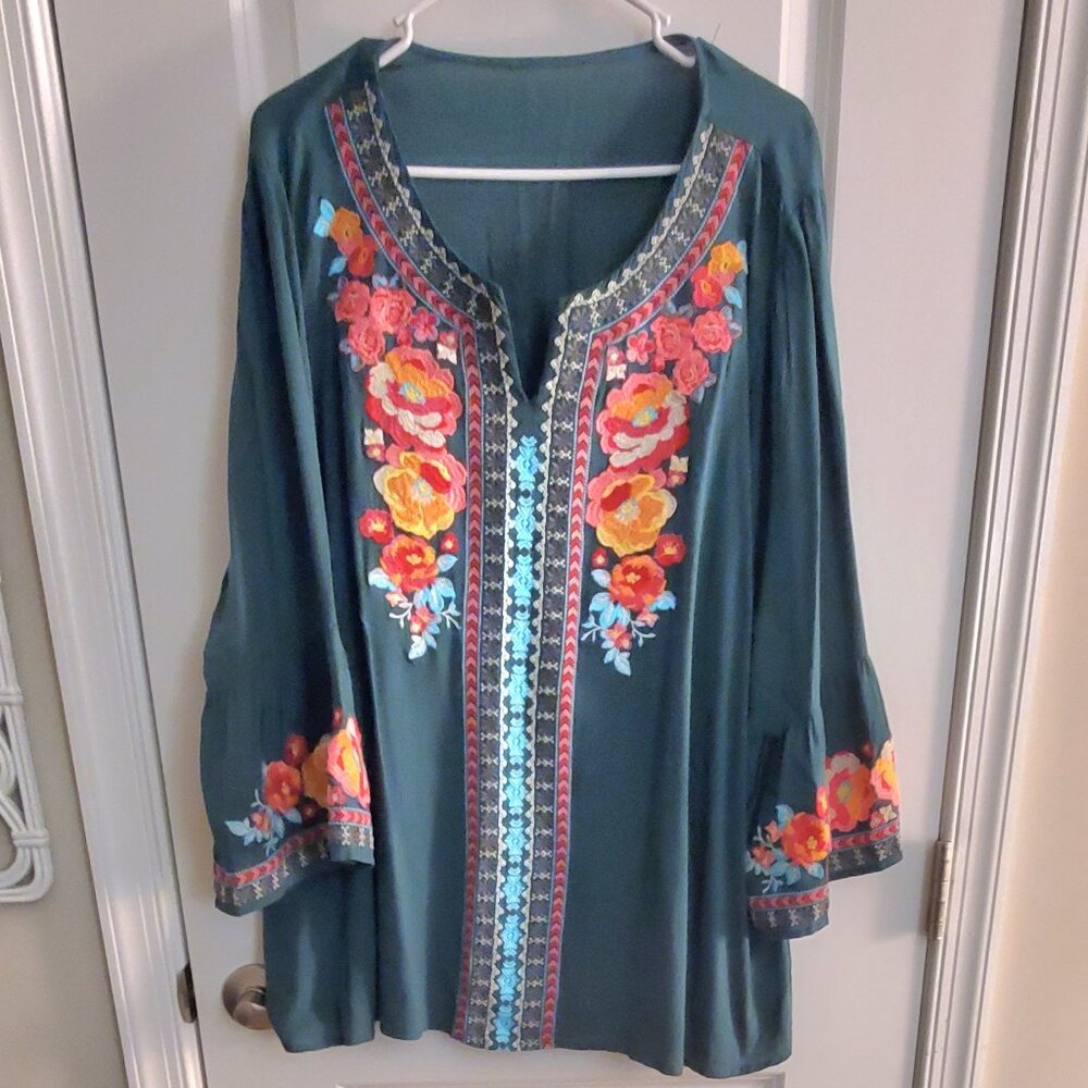 Women's Green Embroidered Boutique Style Blouse Sz. 3X